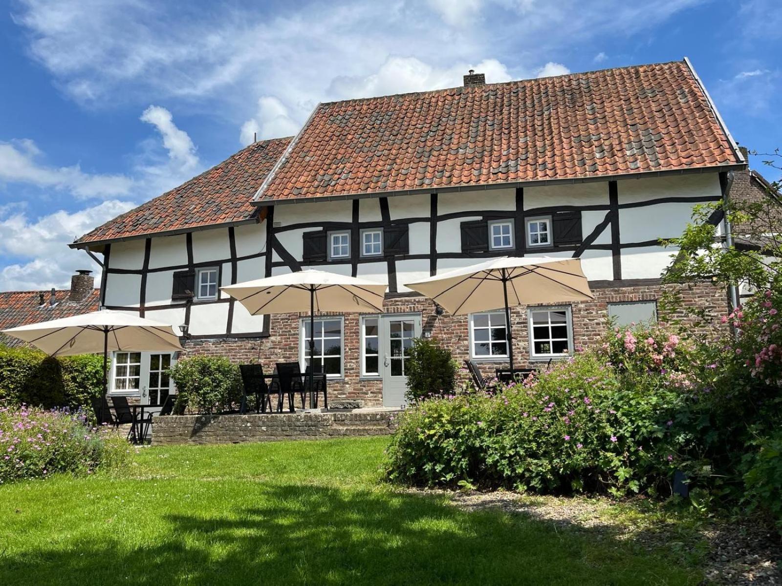Vakantiewoningen 'Hoeve De Witte Olifant' Noorbeek Exterior foto